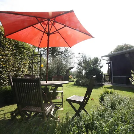 Elegant In With Private Garden , Cleaning Included シャレー